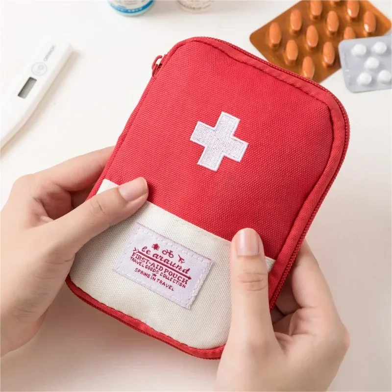 Mini Travel Medicine Bag Porta - First Aid Bag Kit บทวิจารณ์และราคา