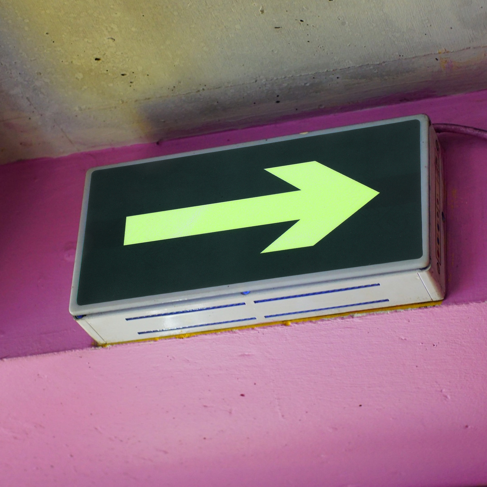 8Pcs Fire Evacuation Arrow Sti - Emergency Exit Sign บทวิจารณ์และราคา
